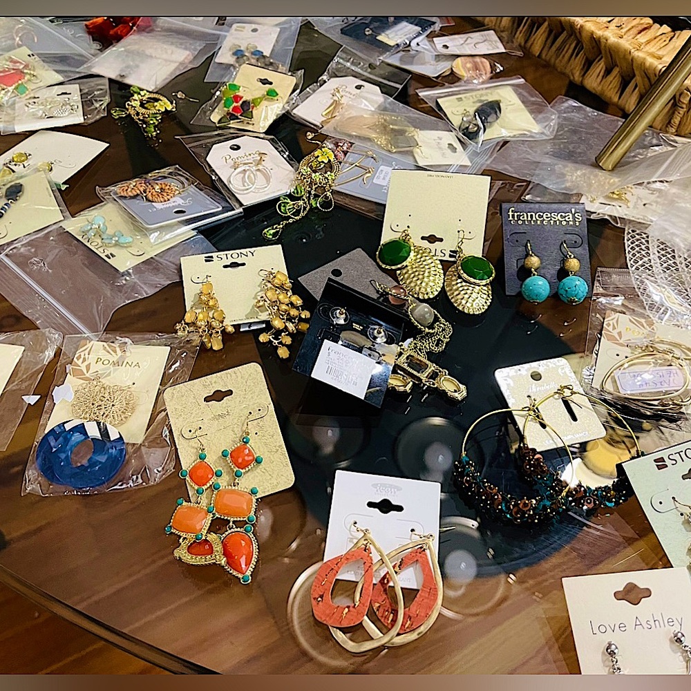 20 Mixed New Earrings Jewelry Lot~Francesca’s, STONY, POMINA … MSRP OVER  $200